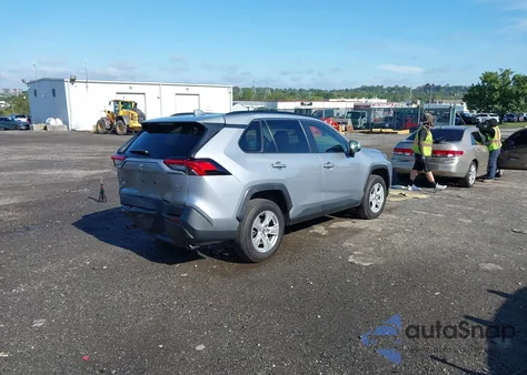 2019 Toyota Rav4 Xle z USA, uszkodzony, nr VIN JTMP1RFV9KD032475